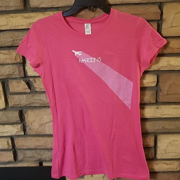 Maroon 5 womens shirt short sleeve LARGE airplane graphics PINK A4 - Picture 1 of 4